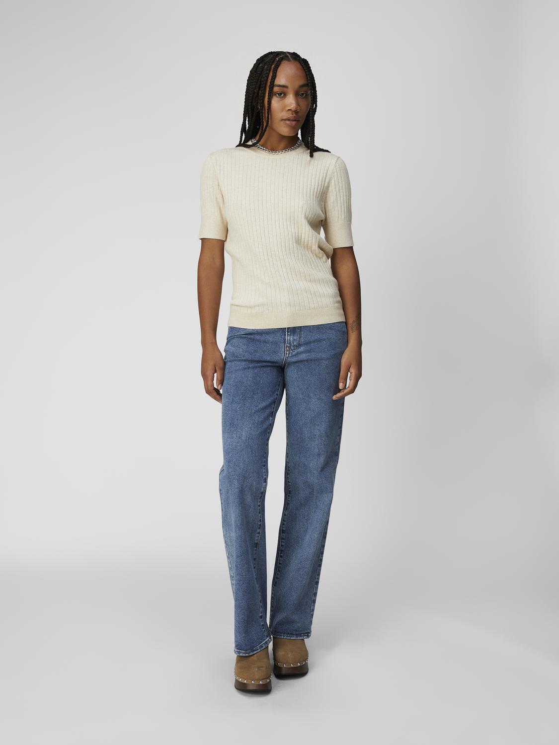 model_shot-front_full